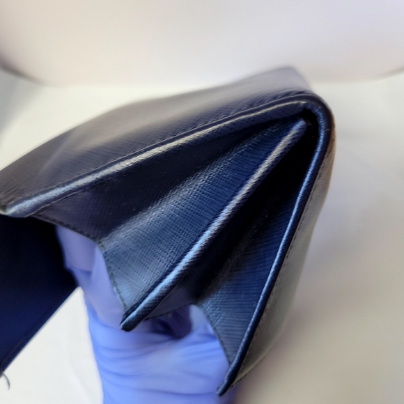 Salvatore Ferragamo Gancini Leather Flap Wallet - Picture 9 of 10